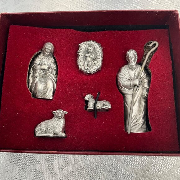 Pewter Port Nativity Scene Figurines Set - Picture 2 of 4